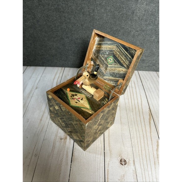 Wood Inlay Folk Art Marquetry Mechanical Bird Cigarette Dispenser W/ Chimes - Picture 3 of 9